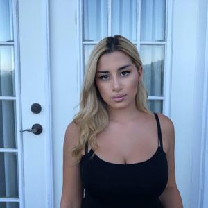 Meet your Posher, Eleni-maria